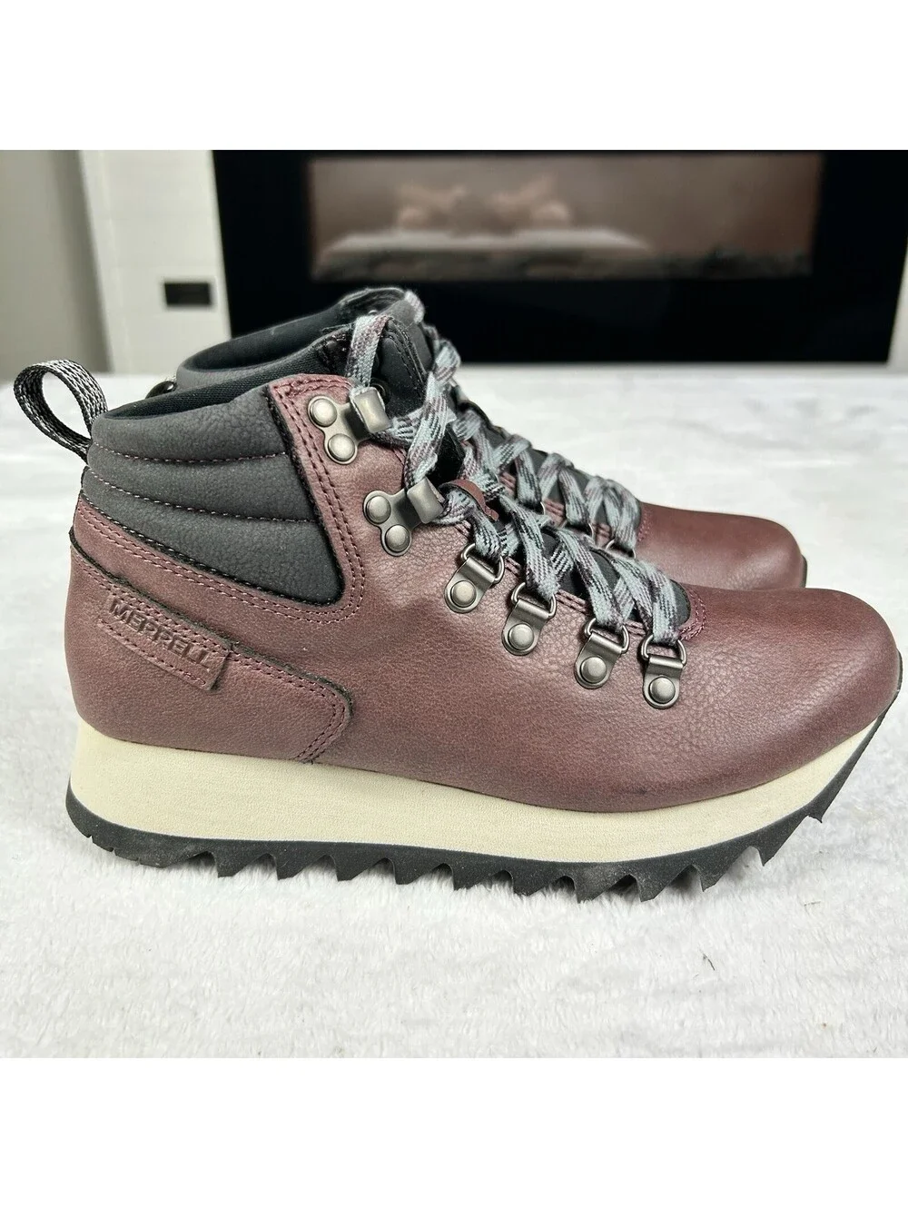 Merrell Womens Alpine Hiker Hiking Boots Size 6 Burgundy Trail Shoes J003772 New